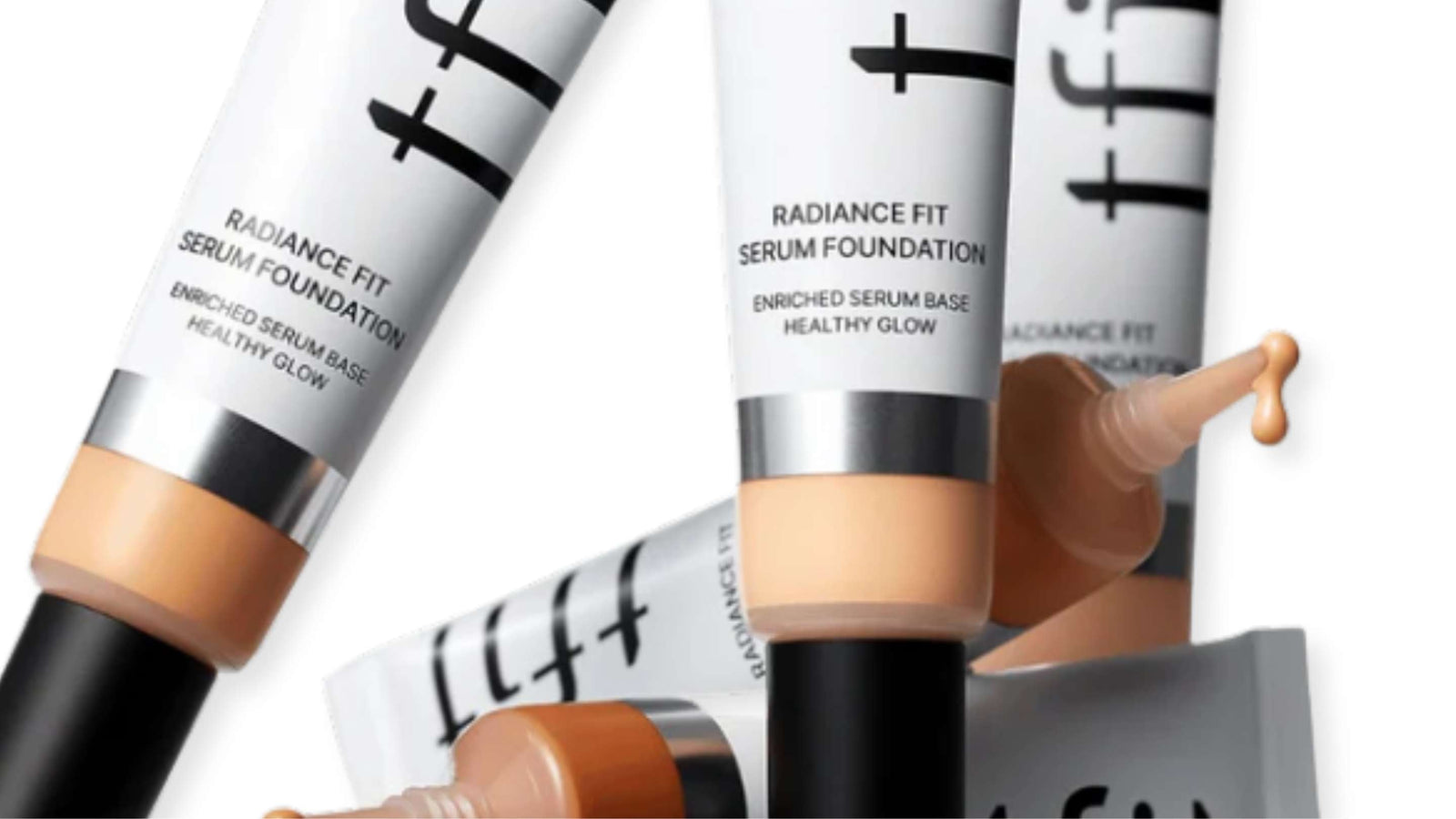 Bilden visar en TIRTIR cushion foundation i en elegant ljusrosa förpackning med en spegel och applikator.