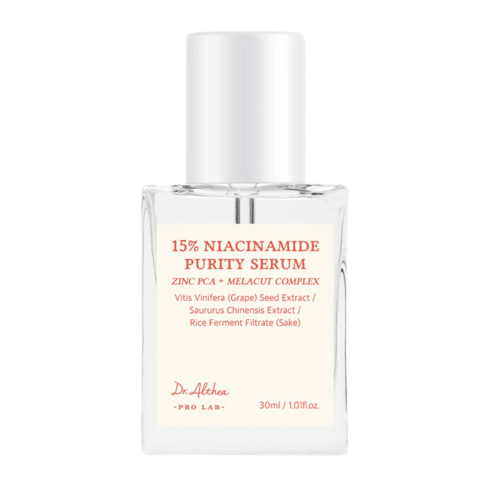 Dr. Althea 15% Niacinamide Purity Serum je pokročilé sérum, ktoré kombinuje 15% niacínamidu so Zinc PCA a MELACUT COMPLEX na rozjasnenie, zníženie pórov a zlepšenie textúry pleti. Perfektné pre žiarivý a rovnomerný tón pleti.