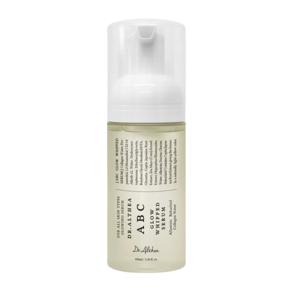 Obrázok – produkt na bielom pozadí (dôležité pre Google Images)
Dr. Althea ABC Glow Whipped Serum v pumpičkovej fľaši s ľahkou penovou textúrou, ktorá hydratuje, zjednocuje tón pleti a dodáva glow.