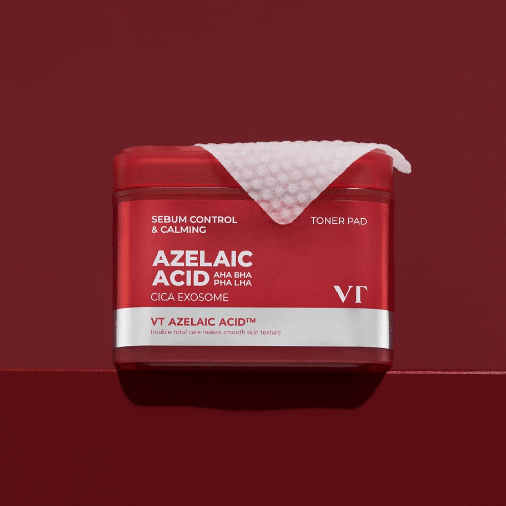 VT Azelaic Acid Toner Pad – červená nádoba s textúrovaným tampónom, ideálna na vyrovnanie tónu pleti a zníženie nečistôt.