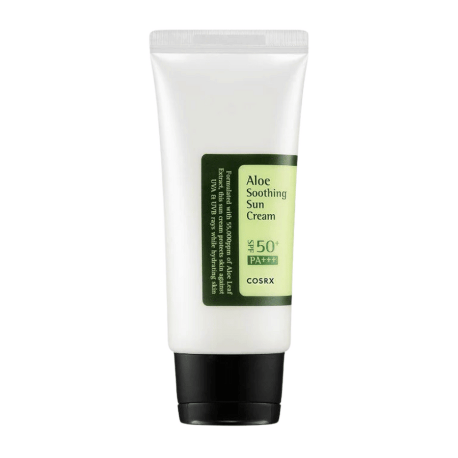COSRX Aloe Soothing Sun Cream SPF 50+ PA+++ v bielej tube s čiernym uzáverom – opaľovací krém s aloe vera, ktorý chráni a upokojuje pokožku.