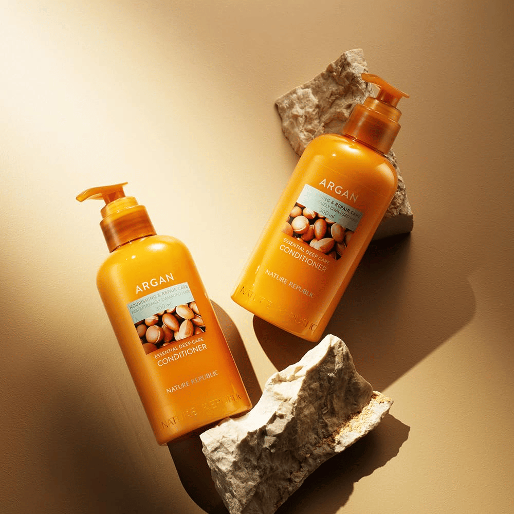 Nature Republic Argan Essential Moisture Repairing Conditioner – výživný kondicionér s arganovým olejom pre poškodené vlasy.