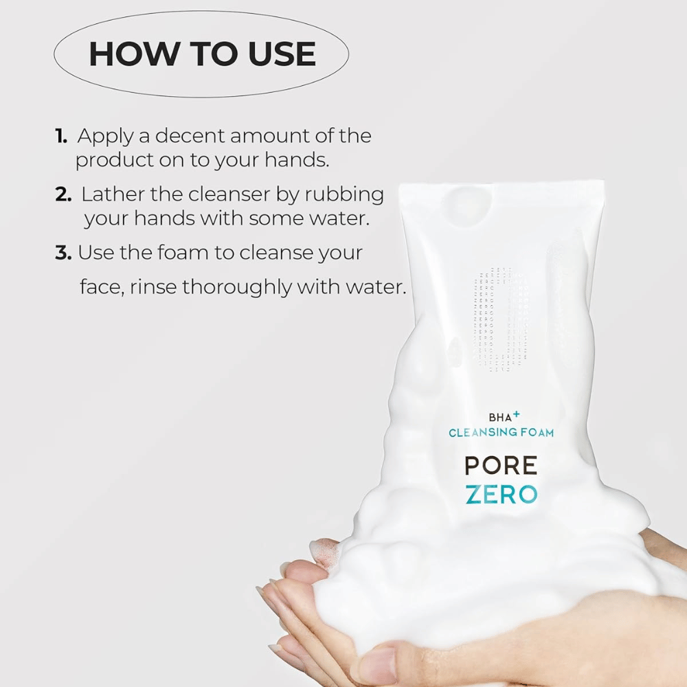 Inštruktážny obrázok, ktorý krok za krokom ukazuje, ako sa Be The Skin BHA+ Pore Zero Cleansing Foam používa. Produkt je zobrazený spolu s bohatou penou, aby sa zdôraznilo jemné a penivé čistenie.