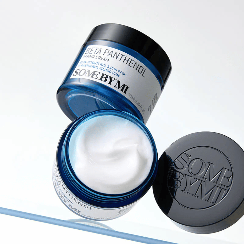 Otvorená nádoba so SOME BY MI Beta Panthenol Repair Cream – bohatá, jemná formula pre obnovu pokožky a rovnováhu vlhkosti.