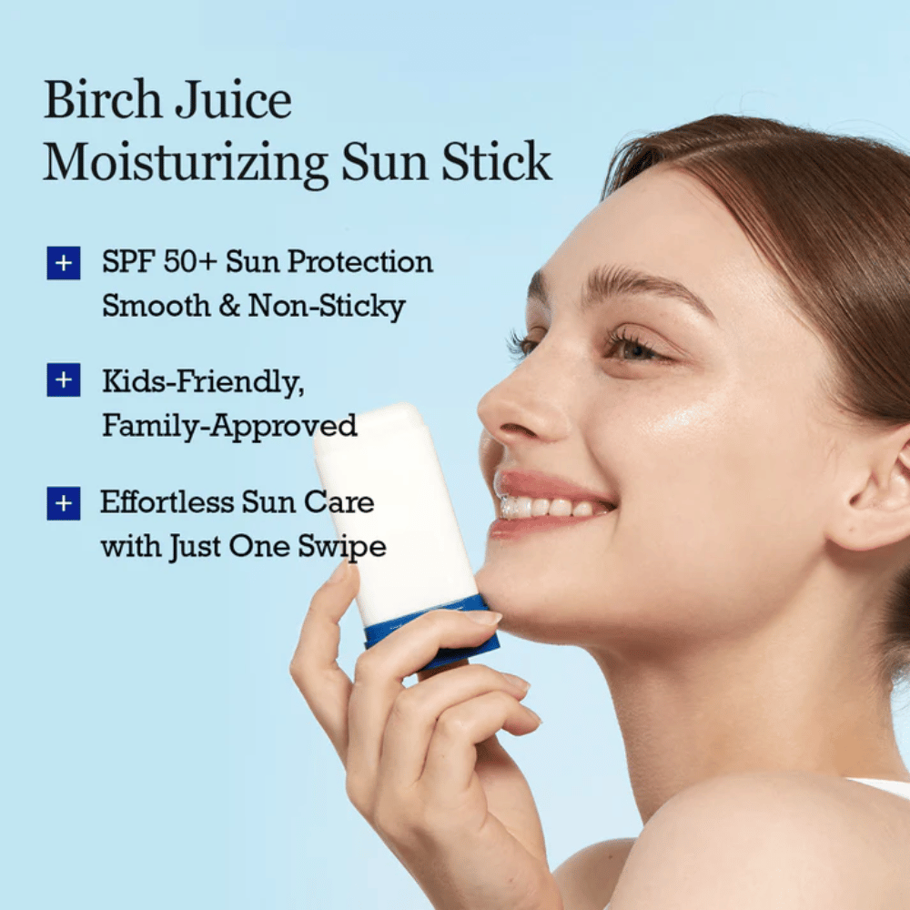 Osoba nanáša ROUND LAB Birch Juice Moisturizing Sun Stick na tvár pre hladkú, hydratačnú ochranu pred slnkom