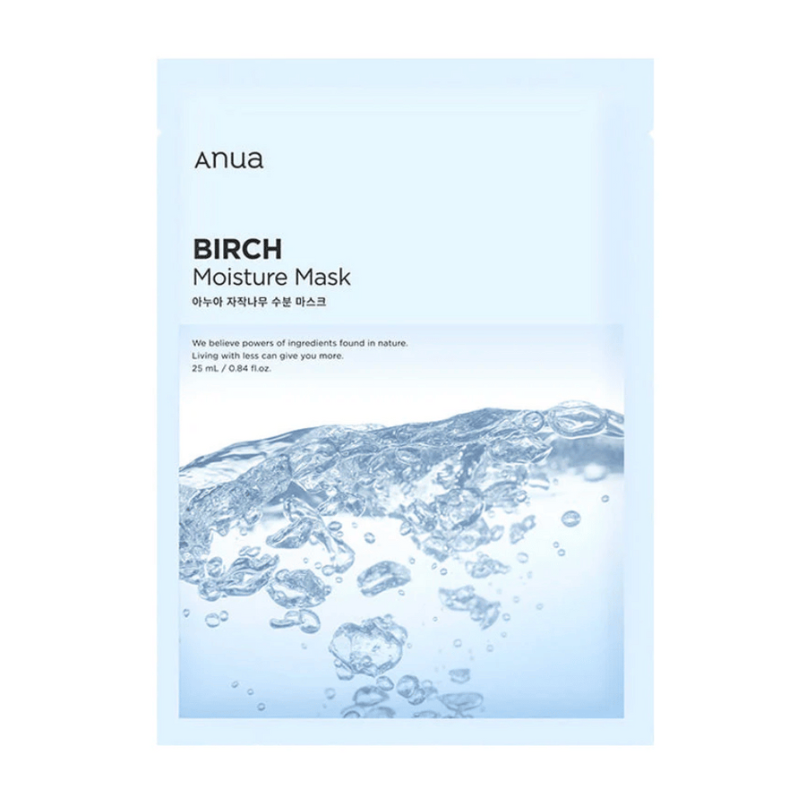 Obrázok zobrazuje navrhnuté balenie produktu pre "Anua Birch Moisture Mask". Je to čistý a minimalistický dizajn vo svetlomodrej farbe s obrázkom vodných bublín. Text obsahuje angličtinu aj kórejčinu a zdôrazňuje, že produkt obsahuje prírodné zložky a že "menej je viac" pokiaľ ide o životný štýl.