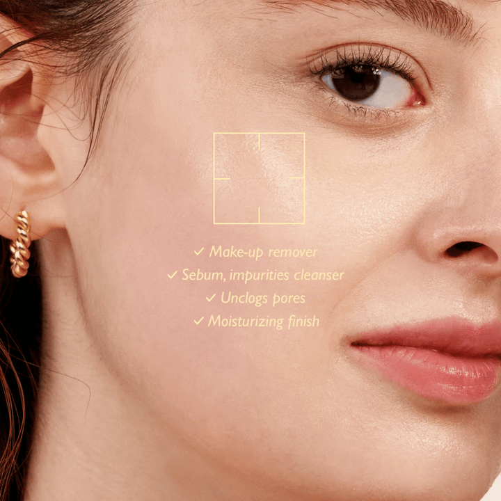 Haruharu Wonder Black Rice Moisture Cleansing Oil pred a po čistení – rozpúšťa make-up, maz a nečistoty a poskytuje hydratovaný povrch bez upchávania pórov.