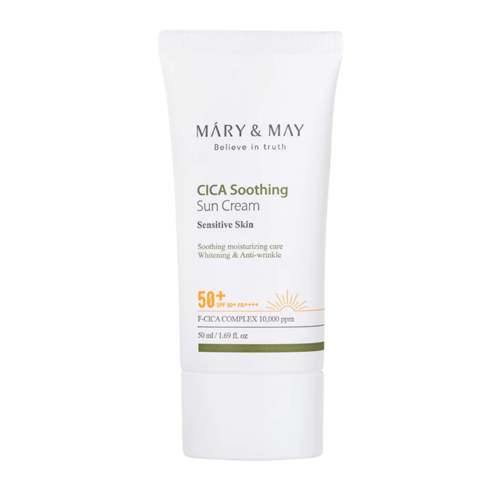 Čistý produktový obrázok Mary&May CICA Soothing Sun Cream SPF50+ PA++++ na bielom pozadí. Obrázok zobrazuje dizajn balenia a zdôrazňuje vysokú úroveň ochrany opaľovacieho prípravku na každodenné používanie.