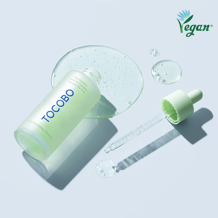 TOCOBO Cica Calming Serum s pipetou a gélovou textúrou, vegánske kórejské pleťové sérum, ktoré upokojuje citlivú pleť a posilňuje kožnú bariéru s cica, multi kyselinou hyalurónovou a tea tree.