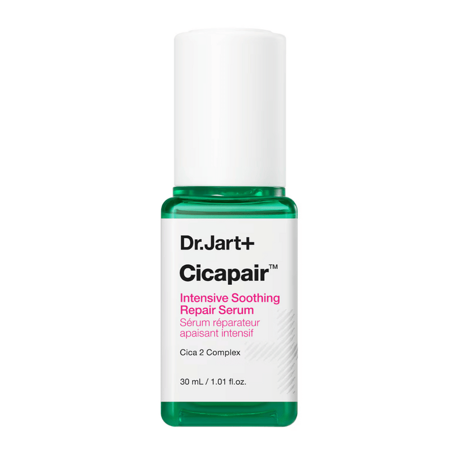Dr.Jart+ Cicapair Intensive Soothing Repair Serum, 30 ml fľaša. Fľaša má biely uzáver so zeleným spodkom a etiketu s textom "Cicapair Intensive Soothing Repair Serum" a "Cica 2 Complex".