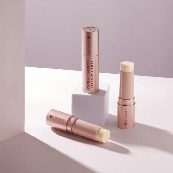 Tri K-Secret Collagen Vita Secret Multi Balm v rôznych pozíciách, otvorené aj zatvorené.