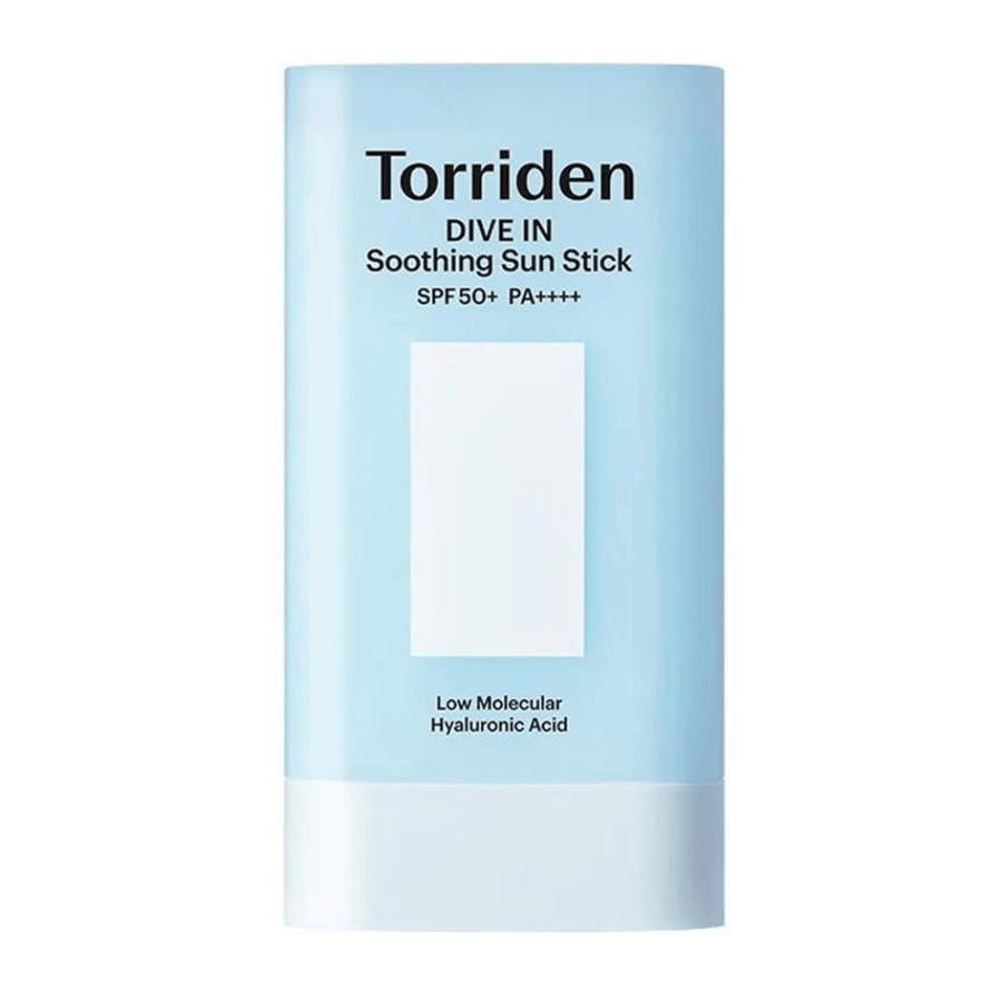 Torriden DIVE IN Soothing Sun Stick SPF50+ PA++++ s nízkomolekulárnou kyselinou hyalurónovou vo svetlomodrom balení na neutrálnom pozadí.