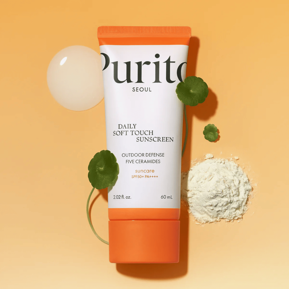 Purito Daily Soft Touch Sunscreen je opaľovací krém s SPF50+ PA++++, ktorý účinne chráni pokožku pred UV lúčmi. Obsahuje päť ceramidov na posilnenie kožnej bariéry a Centella Asiatica pre upokojujúci účinok. Ľahká formula sa rýchlo vstrebáva bez pocitu lepkavosti. Vhodný pre všetky typy pleti, vrátane citlivej pokožky. Vegánsky a cruelty-free.