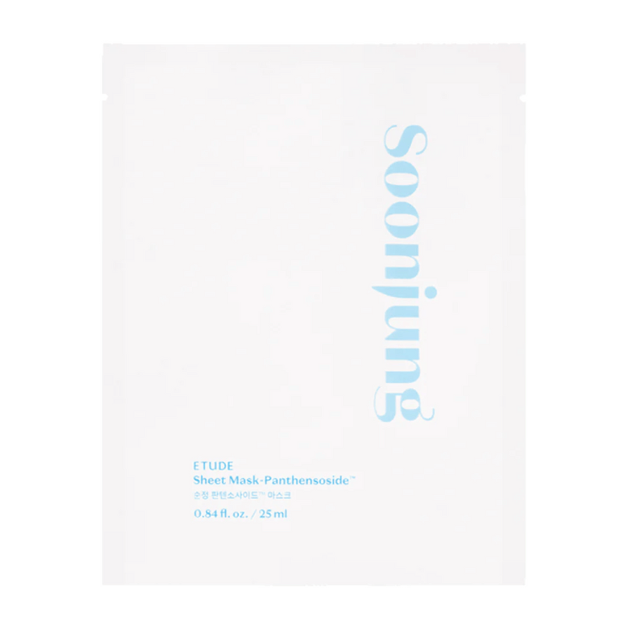 Minimalistické biele balenie ETUDE Soon Jung Panthensoside Sheet Mask. Text je vo svetlomodrom odtieni a veľkosť je uvedená ako 0,84 fl. oz. / 25 ml.