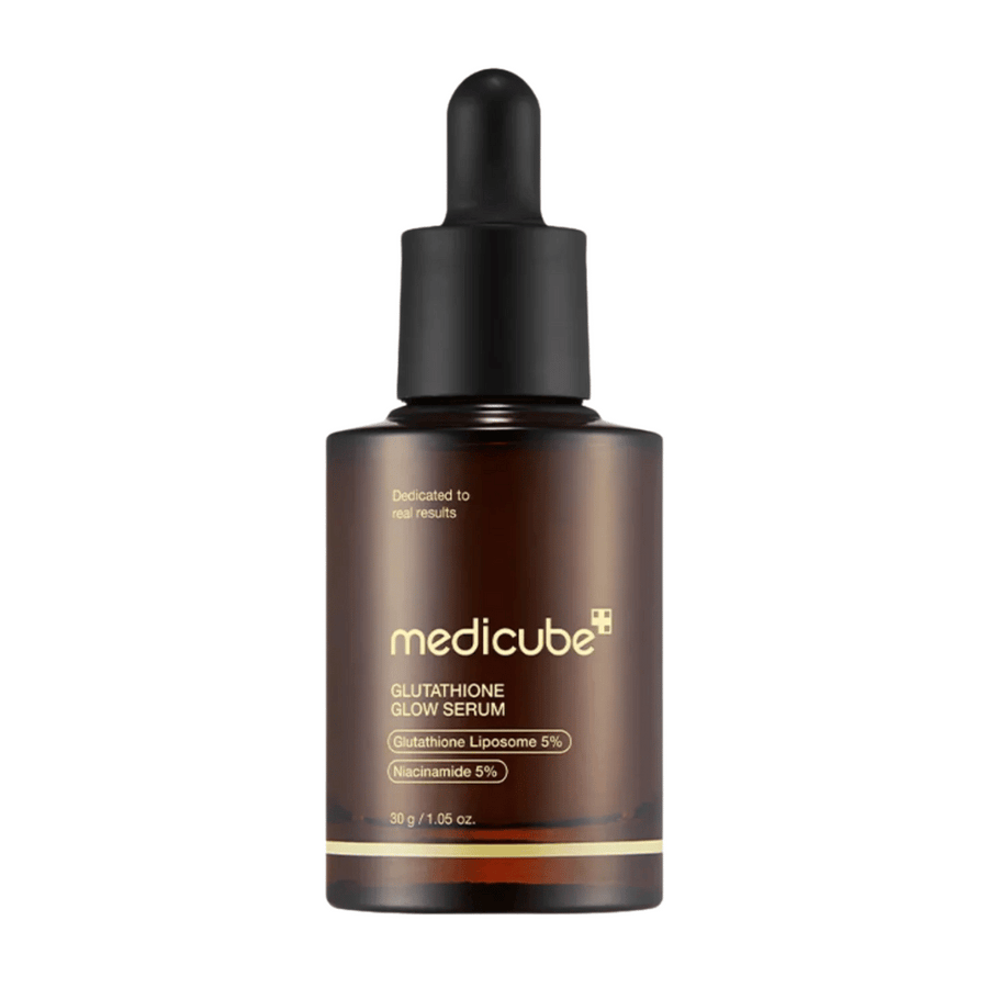 Medicube Glutathione Glow Serum – Rozjasňujúce sérum s 5% glutathión-lipozómom a 5% niacínamidom. Vyrovnáva tón pleti, znižuje tmavé škvrny a dodáva pleti žiarivý lesk.