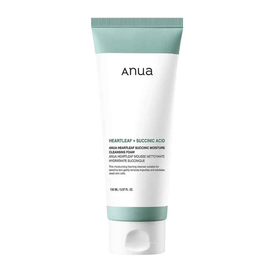 Izolovaná produktová fotografia na neutrálnom pozadí, ktorá detailne zobrazuje Anua Heartleaf + Succinic Acid Moisture Cleansing Foam. Obrázok sa zameriava na balenie, veľkosť a dizajn produktu pre jasnú prezentáciu produktu.