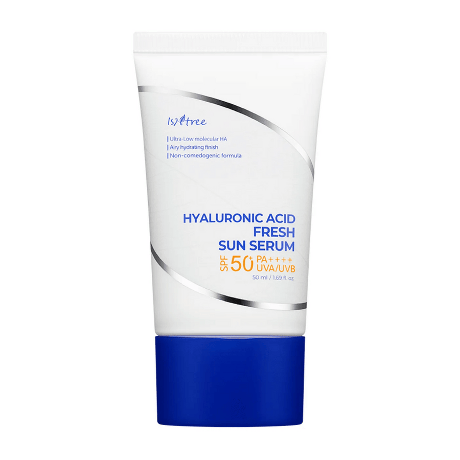 Isntree Hyaluronic Acid Fresh Sun Serum s SPF50+ PA++++ je opaľovací krém, ktorý kombinuje efektívnu ochranu s intenzívnou hydratáciou vďaka kyseline hyalurónovej s nízkou molekulovou hmotnosťou. Ľahká, nekomedogénna formula, ktorá sa rýchlo vstrebáva a je vhodná pre citlivú pokožku.
