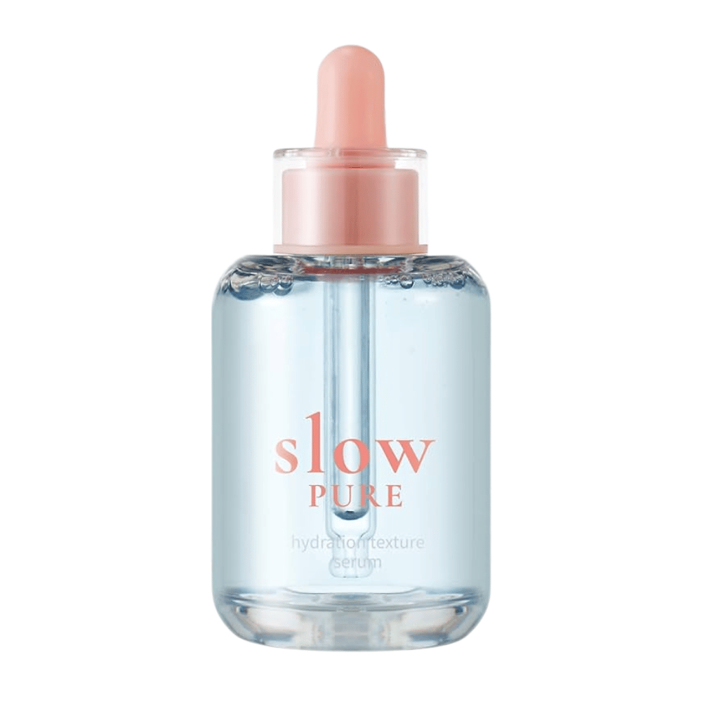 Slow Pure Hydration Texture Serum v čírej sklenenej fľaštičke s pipetou, naplnené hydratačným modrým sérom.