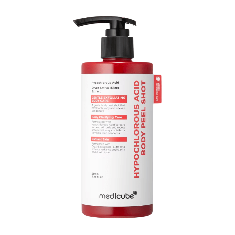 Produktový obrázok na bielom pozadí Medicube Hypochlorous Acid Body Peel Shot v červenej pumpičkovej fľaši na exfoliačnú starostlivosť o telo a hydratáciu hrubej pokožky.
