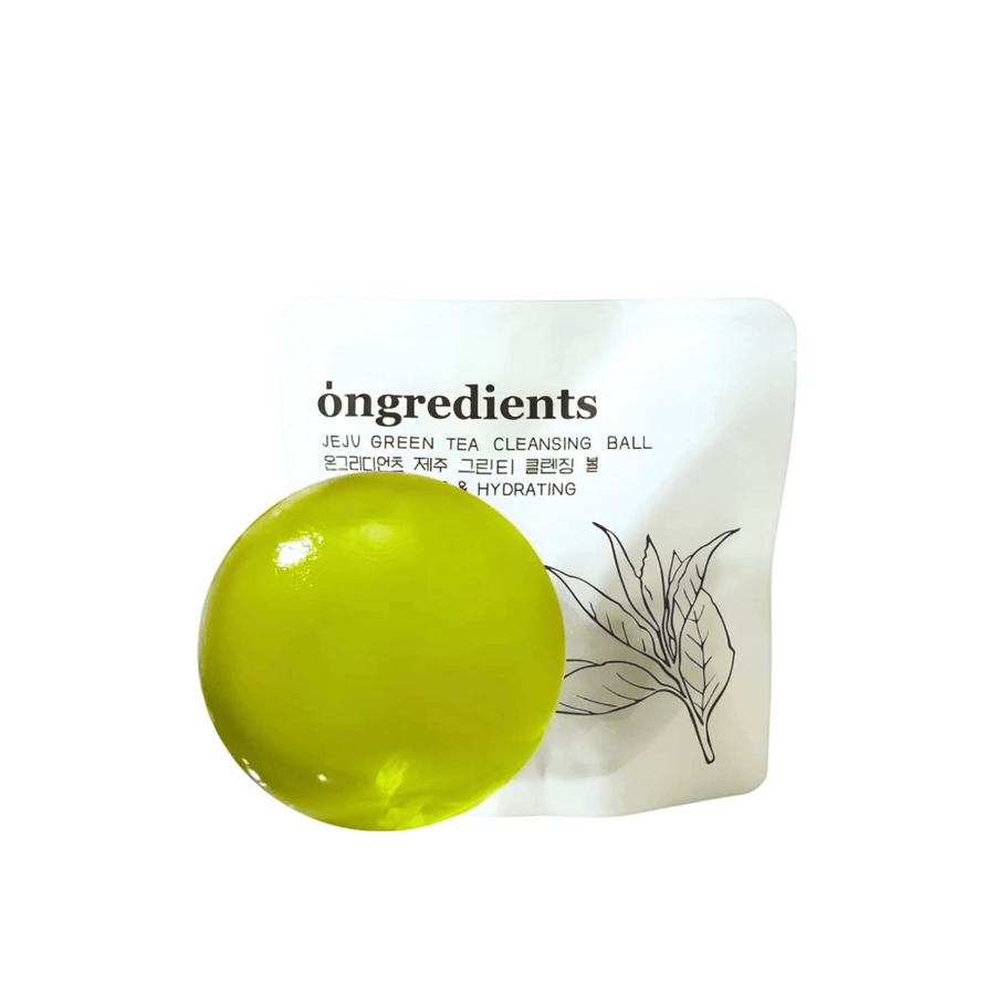 Produktový obrázok Óngredients Jeju Green Tea Cleansing Ball pred balením – vegánske čistenie, ktoré osviežuje a hydratuje pokožku.