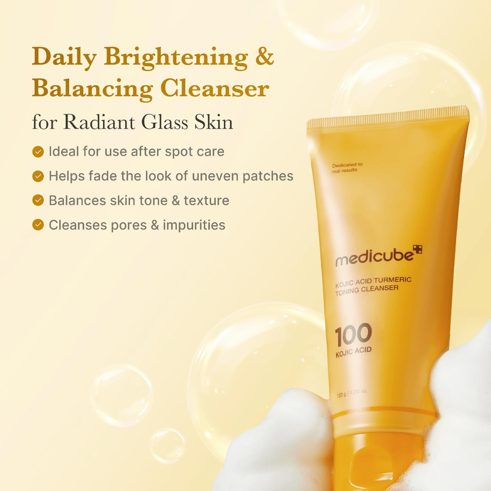 Medicube Kojic Acid Turmeric Toning Cleanser, čistiaci prípravok pre zjednotenejší tón pleti a jas. Žltá tuba s čistiacou penou a výhodami produktu.