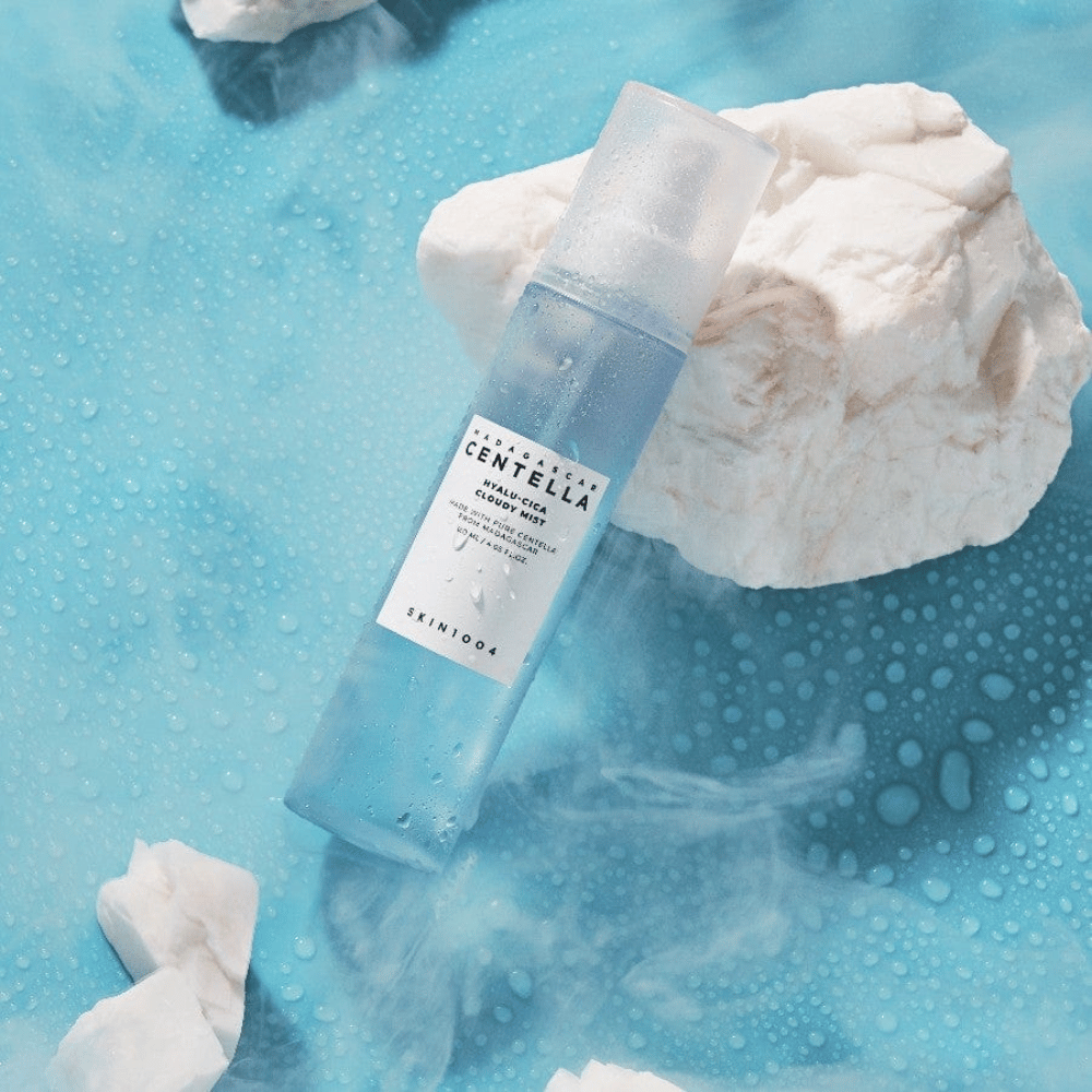 SKIN1004 Madagascar Centella Hyalu-Cica Cloudy Mist 120 ml – hydratačná pleťová hmla s centella asiatica a kyselinou hyalurónovou vo vlhkom prostredí