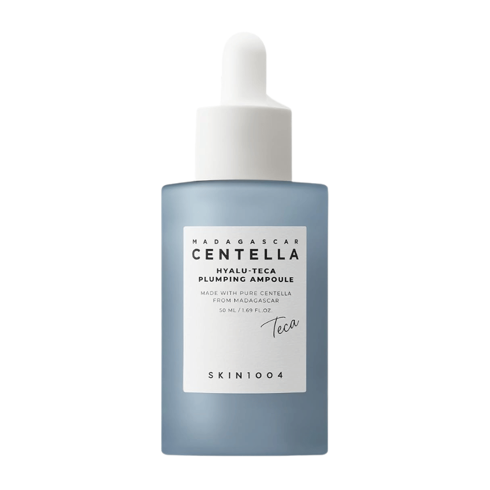 6. SKIN1004 Madagascar Centella Hyalu-Teca Plumping Ampoule 50 ml – hydratačná pleťová ampulka v modrej fľaštičke s pipetou