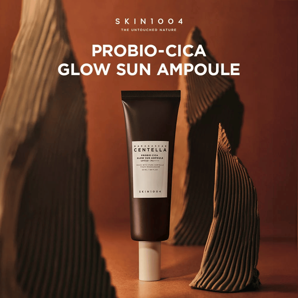 SKIN1004 Madagascar Centella Probio-Cica Glow Sun Ampoule – výživný opaľovací krém s SPF50+ PA++++, ktorý dodáva žiarivosť, chráni a posilňuje kožnú bariéru s probiotikami a centellou z Madagaskaru. Vhodný aj pre citlivú pokožku.