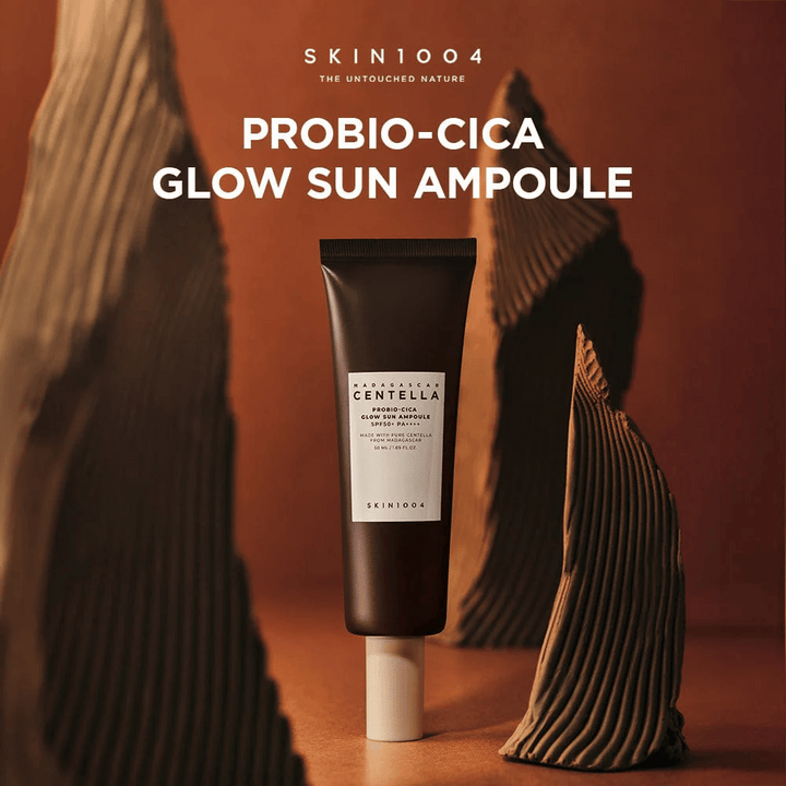 SKIN1004 Madagascar Centella Probio-Cica Glow Sun Ampoule – výživný opaľovací krém s SPF50+ PA++++, ktorý dodáva žiarivosť, chráni a posilňuje kožnú bariéru s probiotikami a centellou z Madagaskaru. Vhodný aj pre citlivú pokožku.
