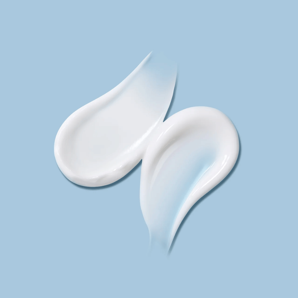 Textúra MADECA Cream Time Reverse Zero – hodvábne jemný a ľahký krém, ktorý poskytuje intenzívnu hydratáciu bez pocitu mastnoty na pokožke.