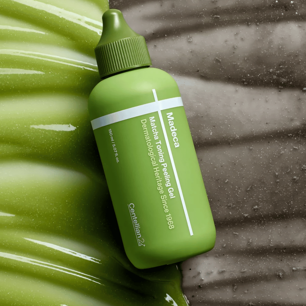 Centellian24 Madeca Matcha Toning Peeling Gel – kórejský peeling gel s matchou, ktorý pomáha jemne exfoliovať pokožku, odstraňovať odumreté kožné bunky a dodávať jasnejší a rovnomernejší tón pleti.