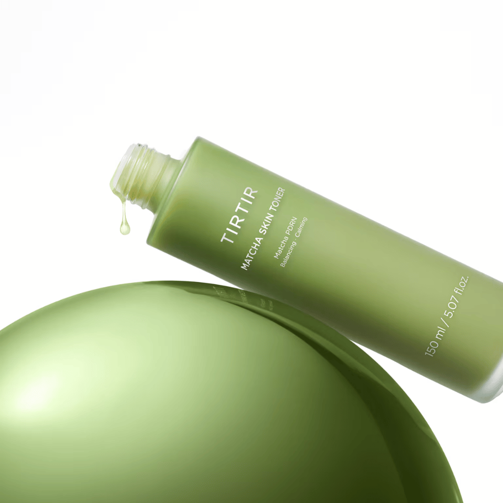 TIRTIR Matcha Skin Toner s matchou PDRN ktorá vyrovnáva pleť, upokojuje podráždenie a poskytuje hydratáciu pre zdravý a rovnomerný tón pleti.