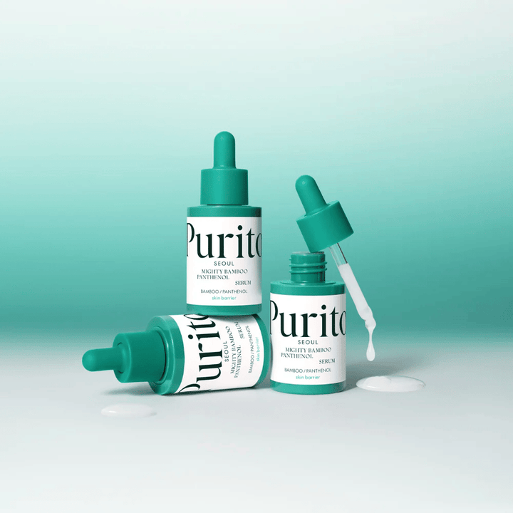 Tri fľaše Purito Mighty Bamboo Panthenol Serum – hydratačné sérum, ktoré posilňuje kožnú bariéru a dodáva svieži lesk.
