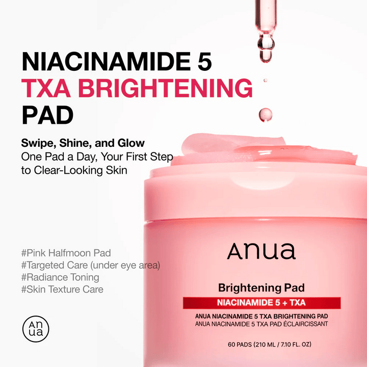 Ružová nádoba s Anua Niacinamide 5 TXA Brightening Pad a polkruhovými vankúšikmi, s textom zdôrazňujúcim žiarivosť, rovnomernejší tón pleti a cielenú starostlivosť s niacinamidom a kyselinou tranexamovou.