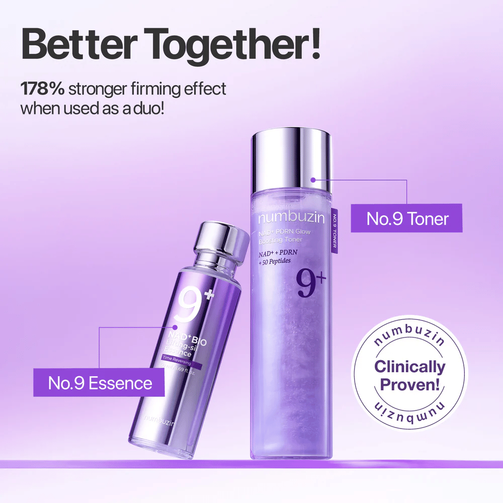 Numbuzin No.9 Toner a Essence sú zobrazené spolu vo fialových tónoch. Text: „Lepšie spolu – o 178% silnejší spevňujúci účinok pri použití ako duo.“