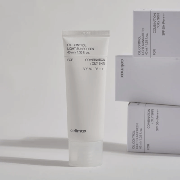 Celimax Oil Control Light Sunscreen SPF 50+ PA++++ v tube s minimalistickým dizajnom, opaľovací krém pre zmiešanú a mastnú pleť, ktorý kontroluje kožný maz a poskytuje matný finiš