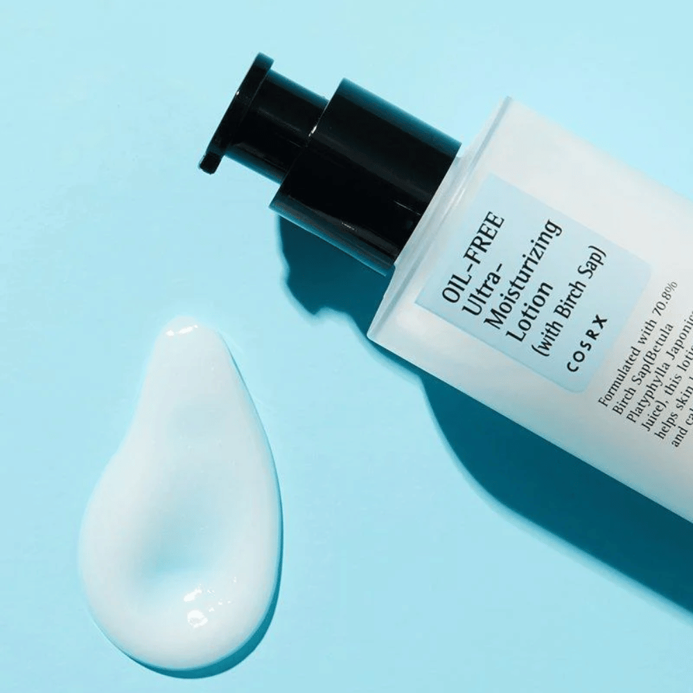 COSRX Oil-Free Ultra-Moisturizing Lotion s brezovou šťavou krémová ľahká konzistencia, ktorá sa rýchlo absorbuje bez pocitu mastnoty