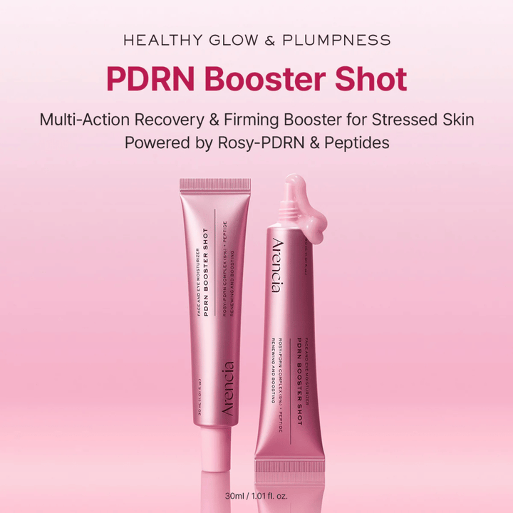 Produktový obrázok Arencia PDRN Booster Shot v ružovom tubovom dizajne spolu s otvoreným aplikátorom. Dôraz je na glow, plnšiu pleť a regeneračnú starostlivosť o pleť s PDRN a peptidmi.