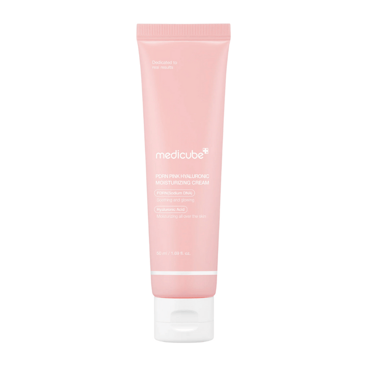 Medicube PDRN Pink Hyaluronic Moisturizing Cream v ružovej tube s bielym uzáverom, hydratačný krém obohatený o kyselinu hyalurónovú a lososové DNA PDRN.