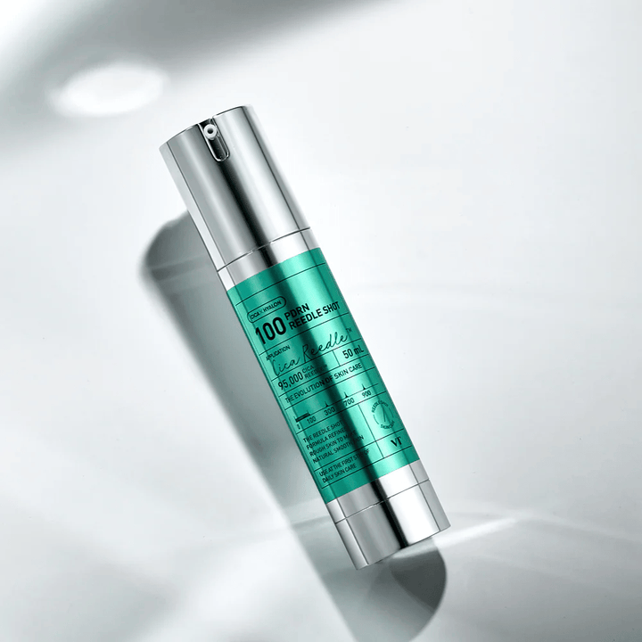 VT Cosmetics PDRN Reedle Shot 100 sérum v pumpičkovej fľaši s microneedling efektom, ktoré zlepšuje štruktúru pokožky a stimuluje obnovu