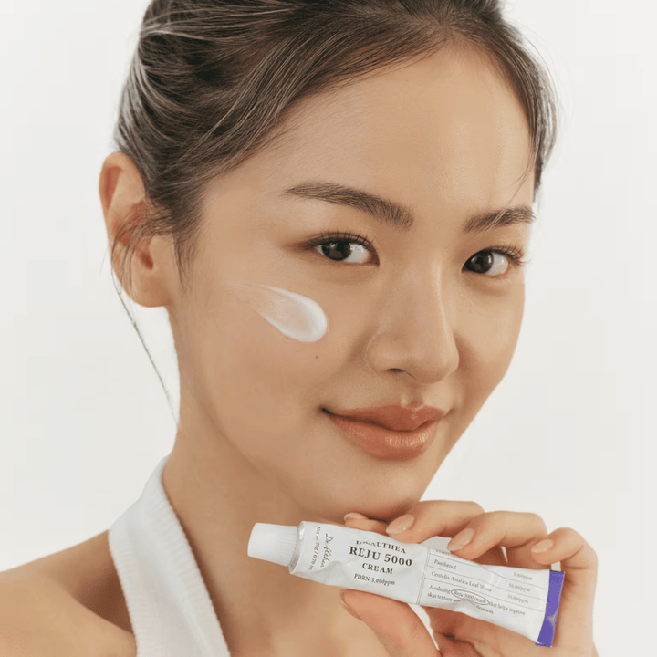 Dr. Althea Reju 5000 Cream PDRN 5000ppm aplikovaný na pokožku – upokojujúci a bariéru posilňujúci pleťový krém pre citlivú pokožku