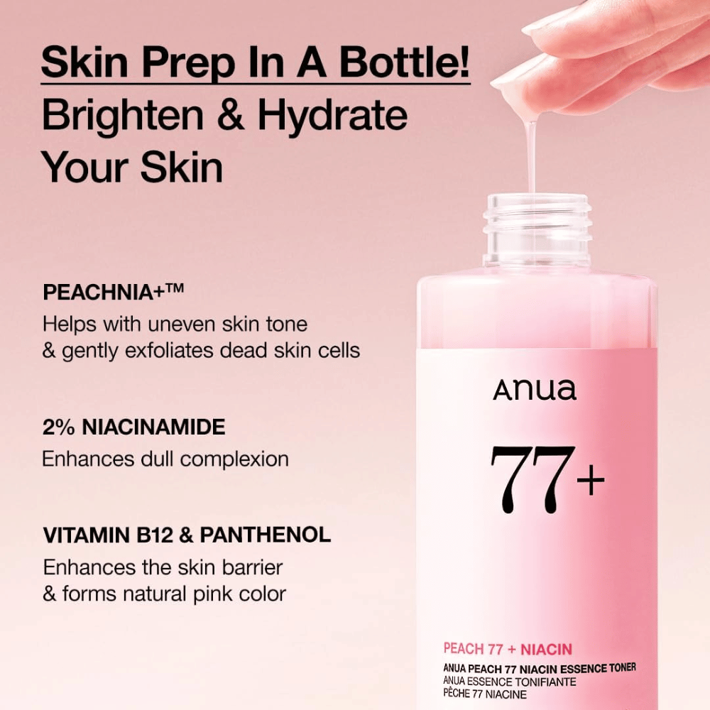 Anua Peach 77 Niacin Essence Toner v ružovej fľaši, s textom, ktorý vyzdvihuje PEACHNIA+, 2 % niacínamid a vitamín B12 a panthenol na rozjasnenie pleti a posilnenie bariéry.