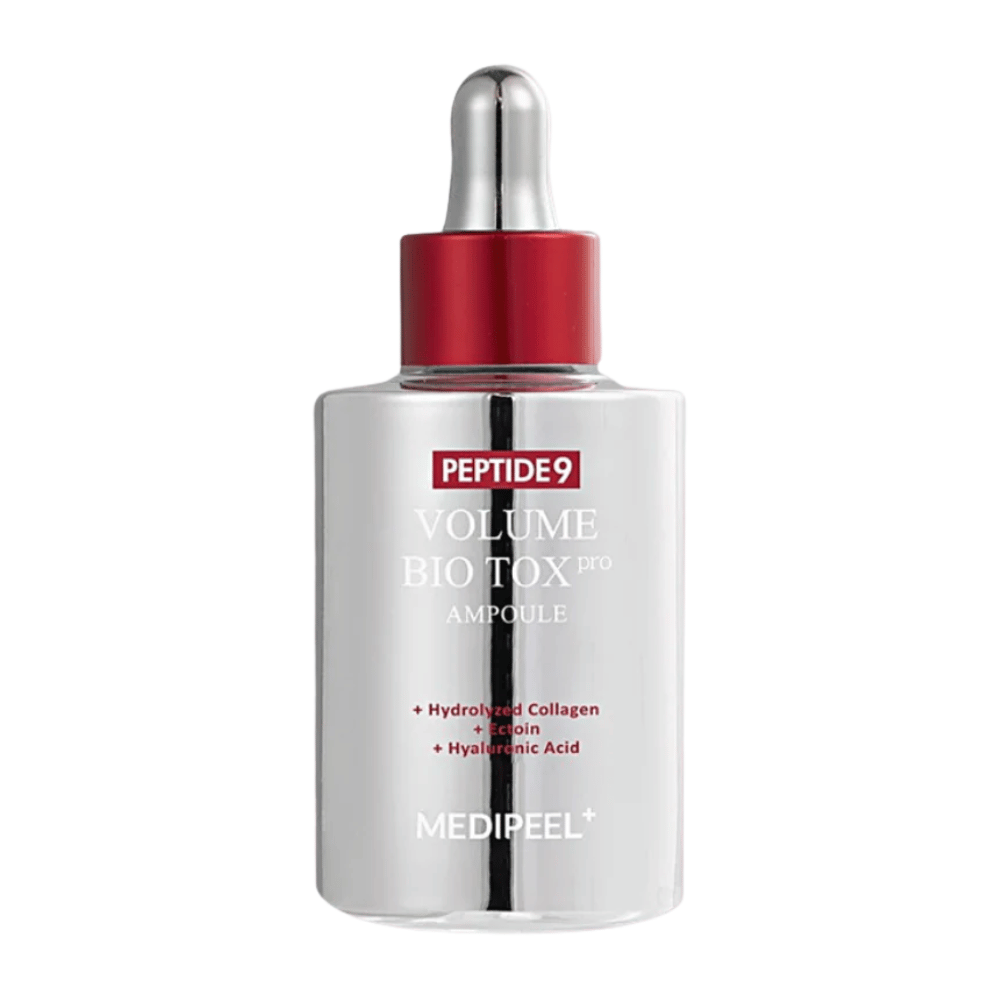 MEDI-PEEL Peptide 9 Volume Bio Tox Pro Ampoule v striebornej fľaši s červenou pipetou. Anti-aging sérum, ktoré poskytuje pevnosť, objem a intenzívnu hydratáciu.