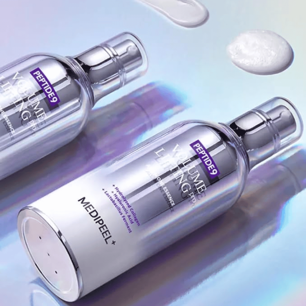 Medi-Peel Peptide 9 Volume Lifting Essence – hydratačná anti-age essence s peptidmi, ktoré pomáhajú dodávať pokožke väčší objem, jas a pevnejší pocit.