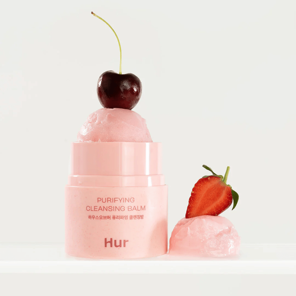 Otvorený Ako Purifying Cleansing Balm so sorbetovou textúrou zdobený čerešňami a jahodou. Ovocím inšpirovaný čistiaci balzam s jemnými a čistiacimi vlastnosťami.
