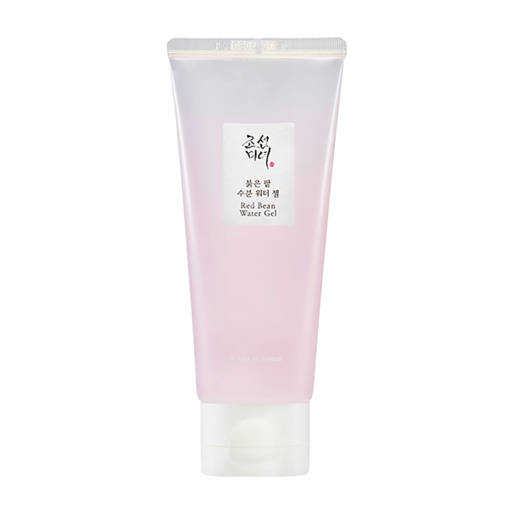 Obrázok zobrazuje tubu "Red Bean Water Gel" od Beauty of Joseon. Produkt má jemné ružové sfarbenie na obale a zdá sa, že je to kozmetický produkt s červenými fazuľami, čo môže naznačovať, že má vlastnosti na zlepšenie textúry a lesku pokožky.