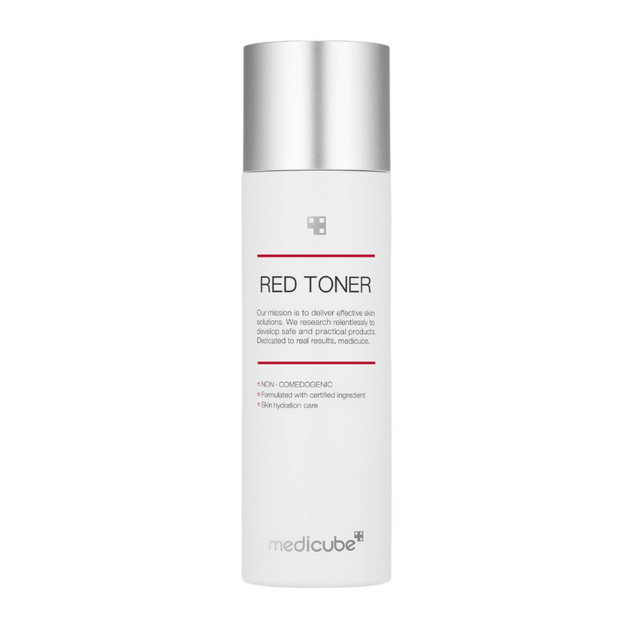 Produktový obrázok medicube Red Toner – biela fľaša so strieborným viečkom a minimalistickým dizajnom, určená pre pokožku náchylnú na akné.