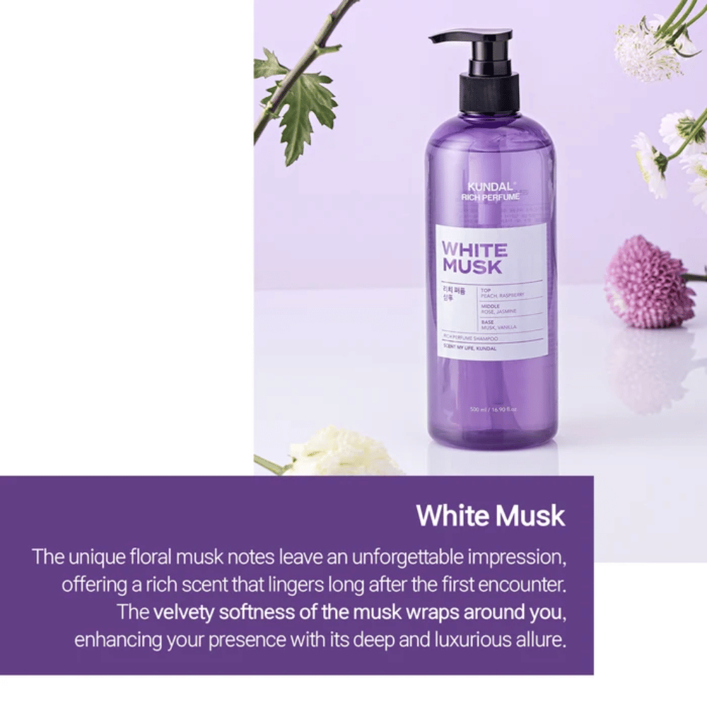 4. KUNDAL Rich Perfume Shampoo White Musk – fialová fľaša šampónu s kvetinovými tónmi a jemnou pižmovou vôňou