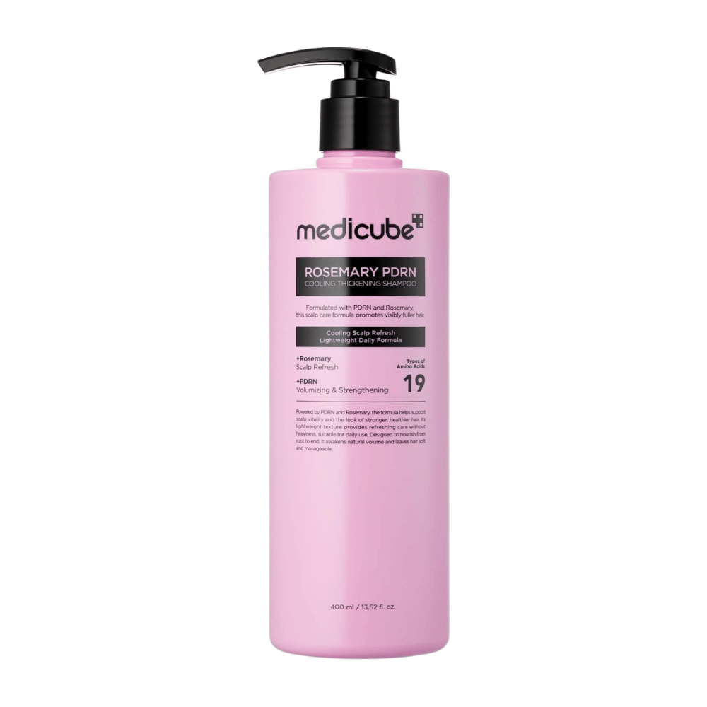 Medicube Rosemary PDRN Cooling Thickening Shampoo v 400 ml pumpovej fľaši na každodennú starostlivosť o pokožku hlavy a vlasy