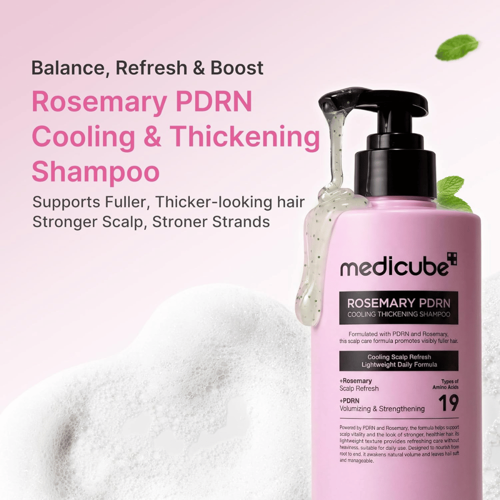 Medicube Rosemary PDRN Cooling Thickening Shampoo ktorý ochladzuje pokožku hlavy a dodáva hustejšie, silnejšie vlasy